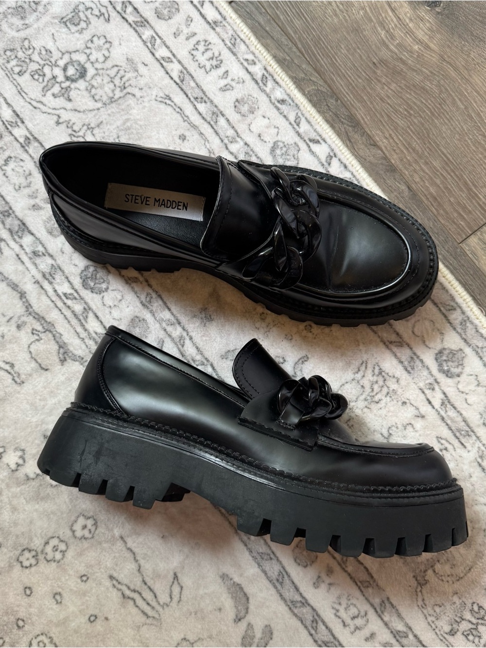 Steve Madden Bianca Black Chunky Chain Loafers